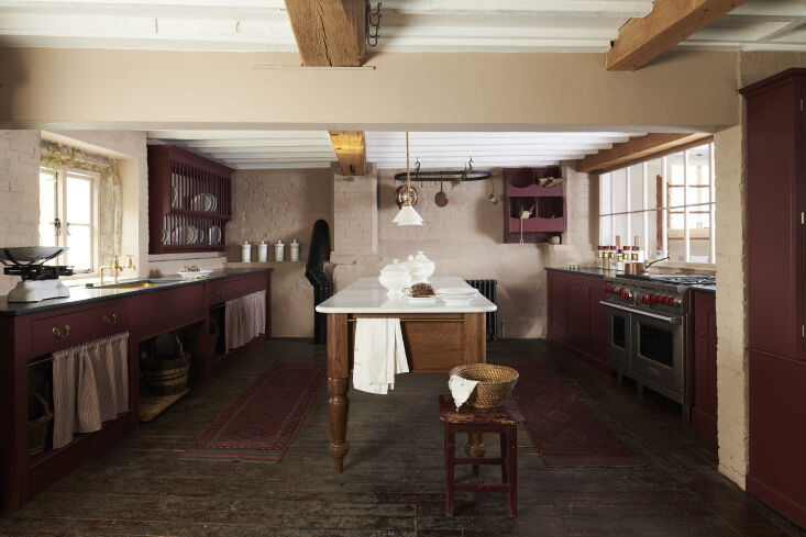 roman_c's tweet image. Greatest Hits 2023: Kitchen of the Week: Burgundy Meets Blush in the English Countryside dlvr.it/T0h8tC #KitchenoftheWeek #KitchenDesign #KitchenIslands #Pink | BidBuddy.com