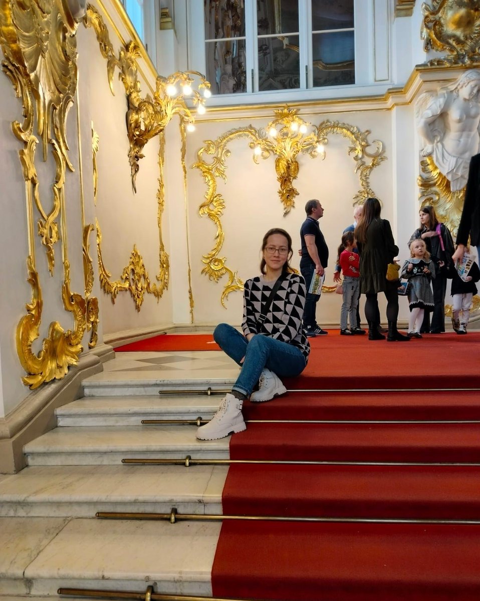 AnastasiRodion1's tweet photo. Our CEO turns out to be a human too. Finds time to go to the theater and museums. #TCPcent $TCPct #CEO https://t.co/Ze8W0TGmo1