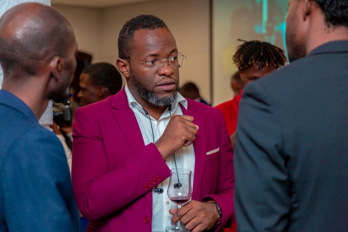 Estúdio Spades tweet media