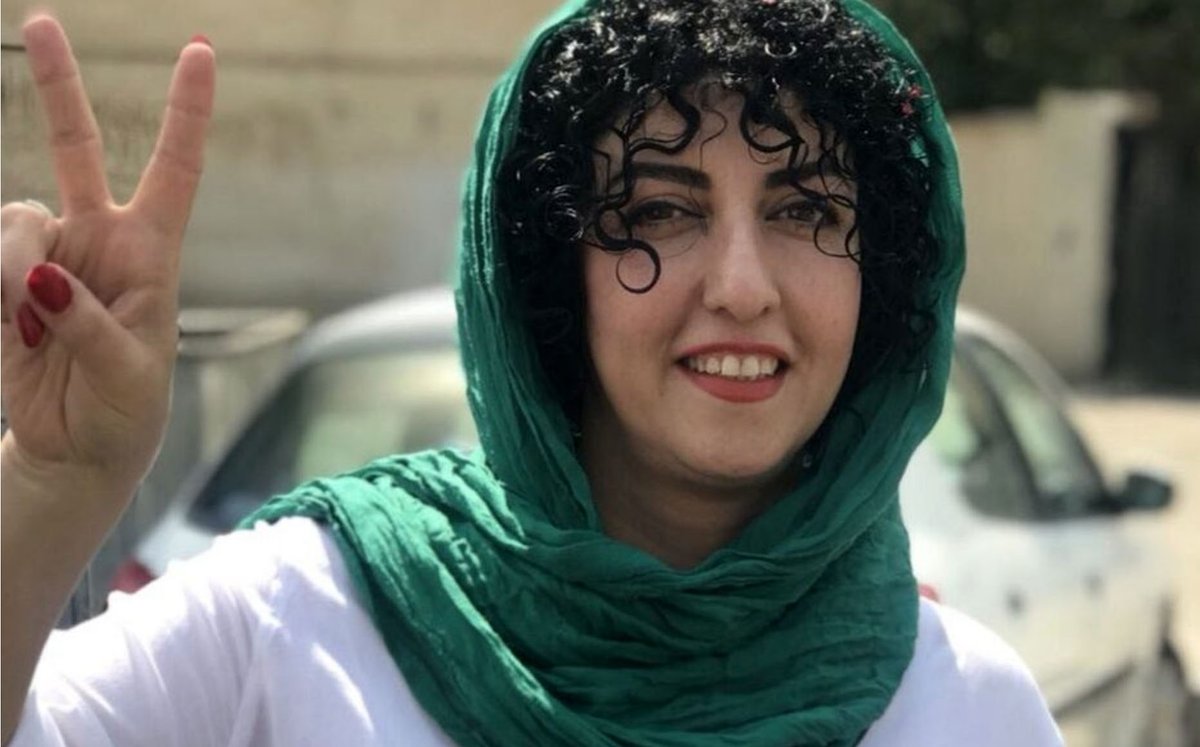 «Che tragica morte è quella nell’oscurità della notte». Narges Mohammadi, 51 anni, giornalista, scrittrice, attivista per i diritti umani e contro l'oppressione delle donne iraniane, Premio Nobel per la Pace 2023. Ancora in carcere, condannata a 31 anni di pena e 154 frustate!