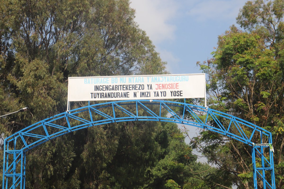 GSF_RC's tweet photo. Urugendo rwacu rurakomeje, tugeze mu bice bya @RwandaNorth , Abadahigwa ba @rulindodistrict , Abesamihigo ba @GakenkeDistrict  n'Inyangakugoma za @MusanzeDistrict  tubahaye yambu! Umwaka mushya muhire wa 2024!

@SinaRwanda
#UmwihereroWabakozi2023 https://t.co/xZHOGaoHLr
