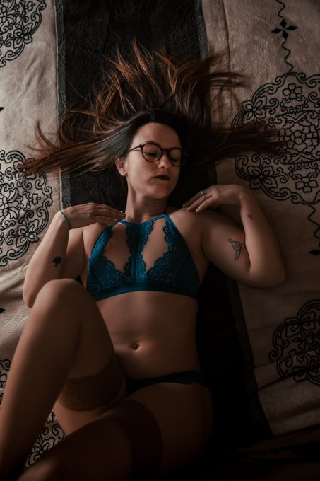 Bonne journ&eacute;e les coquins 😘  Reprise des cams aujourd'hui ! 🔞🎥  Bisous 👄  #laetiluxure #laeti_luxure<a href="/tag/lingerie"class="tags"><span>#lingerie</span></a><a href="/tag/model"class="tags"><span>#model</span></a><a href="/tag/porn"class="tags"><span>#porn</span></a><a href="/tag/streamate"class="tags"><span>#streamate</span></a><a href="/tag/camgirls"class="tags"><span>#camgirls</span></a><a href="/tag/actrice"class="tags"><span>#actrice</span></a>