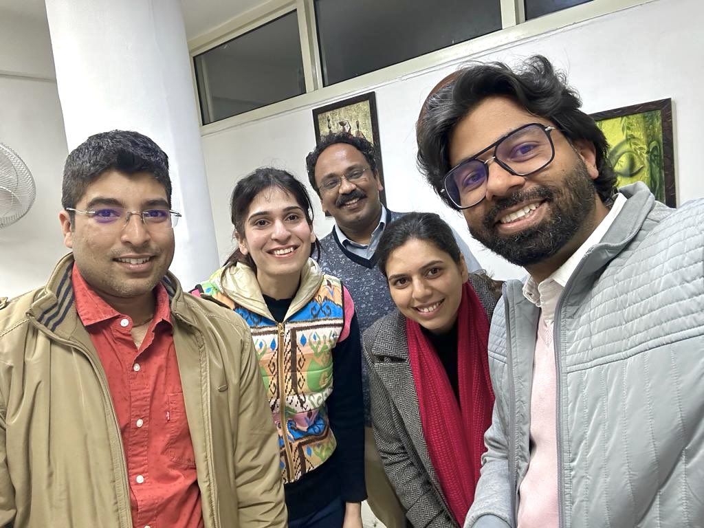 👏🤩Had the amazing opportunity to work with our 4 extremely talented freshly passed DM Nephrology fellows

🎊Congrats and all the best for future endeavours 

🫡Dr Akansha/Dr Ankur/Dr Gouri/Dr Nikesh 

😞We will miss you all