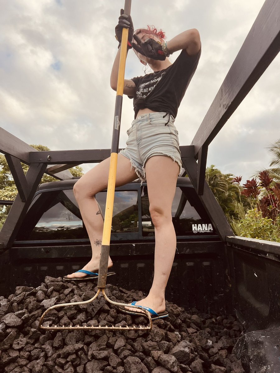 idontwanturbf's tweet photo. proper footwear only #slippahs
even hoes gotta hoe sometimes 🪴
(I know it’s a rake. Let it reach.) https://t.co/ZAlFkxotp9