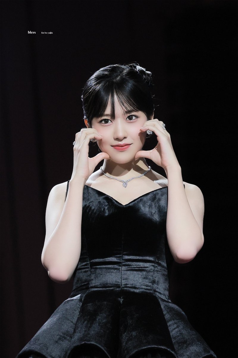 bless_yujin's tweet photo. 231225

#IVE #아이브 #ANYUJIN #안유진 https://t.co/NfKwbmxScY