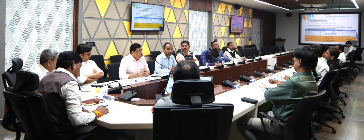 આજે વિદ્યા સમીક્ષા કેન્દ્ર ગાંધીનગર ખાતે ગુજરાત જ્ઞાન ગુરુ ક્વિઝ (G3Q 2.0) અને પરીક્ષા પે ચર્ચા બાબતે શિક્ષણ વિભાગના અધિકારીશ્રીઓ સાથે વિડિયો કોન્ફરન્સના માધ્યમથી ચર્ચા કરી જરૂરી સૂચનો કર્યા.