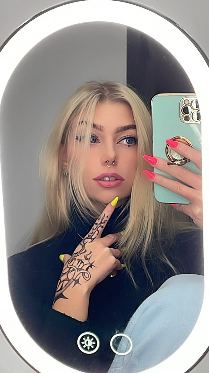 Ich will so gerne neue Tattoos, dass ich derzeit schon wieder anfange, mich durchgehend anzumalen.