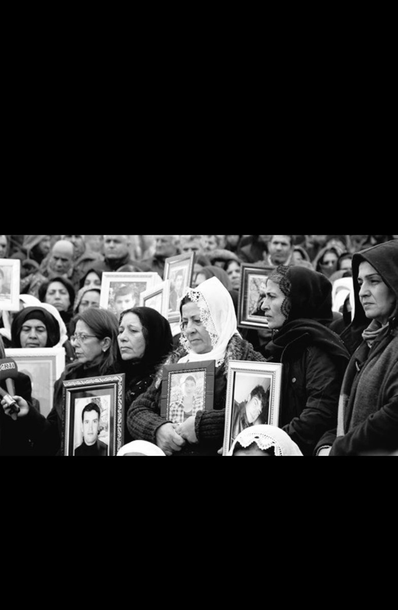 ciwanilo's tweet photo. 34 kişi öldürüldü kimse mahkemede yargılanmadı! Ölen var öldüren yok, çünkü ÖLDÜRÜLENLER KÜRT. KÜRDÜN KATİLİ YOK #RoboskiKatliamı https://t.co/0jMYzdvtTq