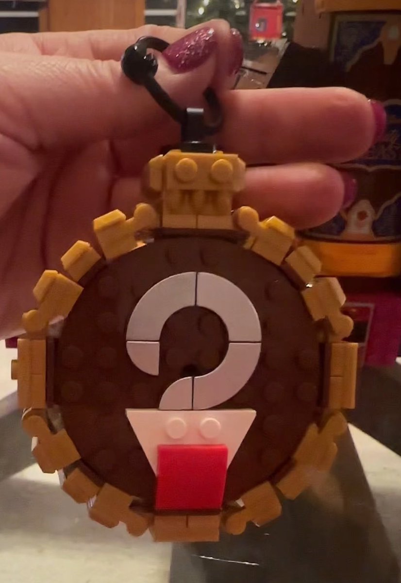 One of the most fun &amp; whimsical Lego builds I’ve done. Disney villains! The mini figs are hidden in secret compartments within the pieces. Hook’s hook is designed on the back of the pocket watch but no mini fig included. I was so sad about that one. <a href="/LEGO_Group/">LEGO</a> <a href="/colinodonoghue1/">Colin o'donoghue</a>
