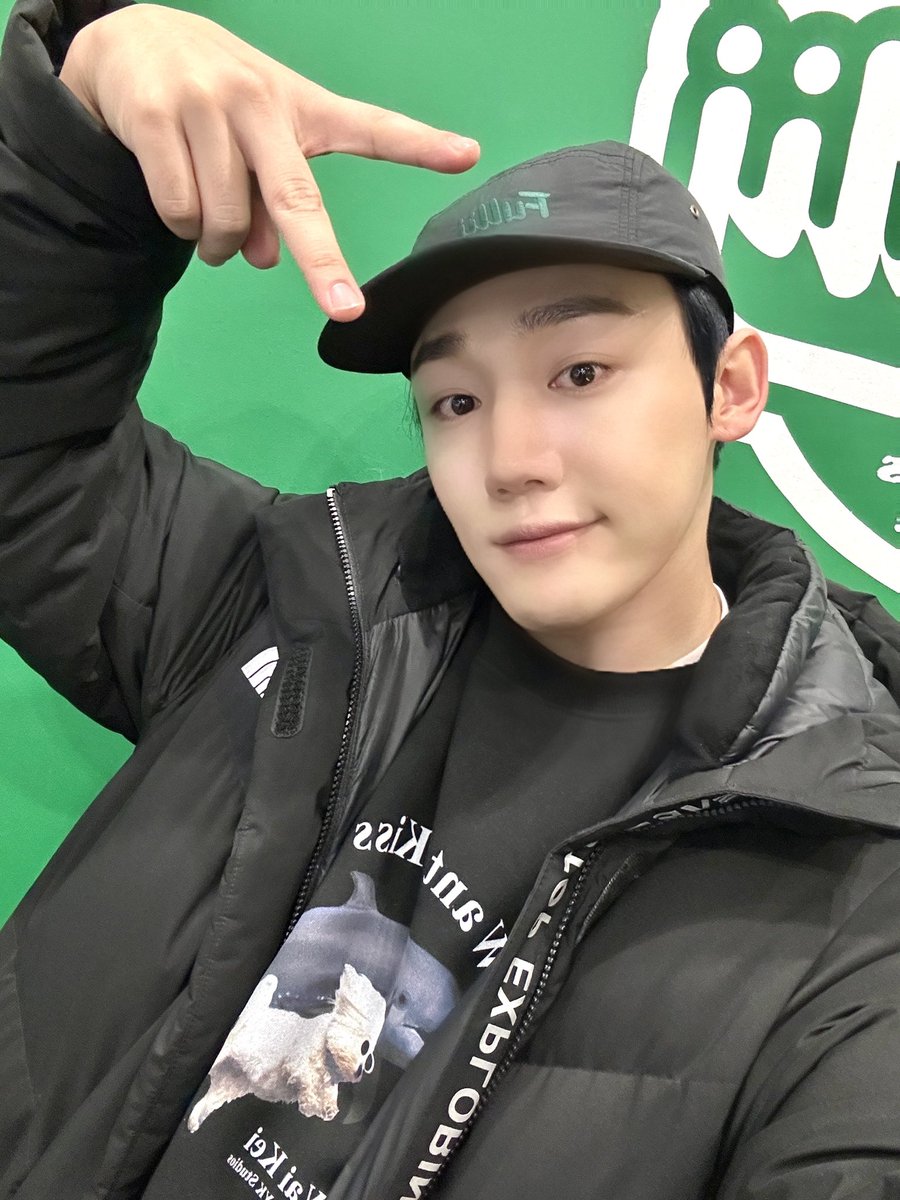 GoldenChild's tweet photo. [📸] 231228 #막노동 EP.02

오늘도 최선을 다해 노동한 막내 장준이
참 잘했어요 👏👏👏👏
스티커 오백개 💛

#GoldenChild #골든차일드 #GNCD
#이장준 #LEEJANGJUN https://t.co/irl9qJKQvA