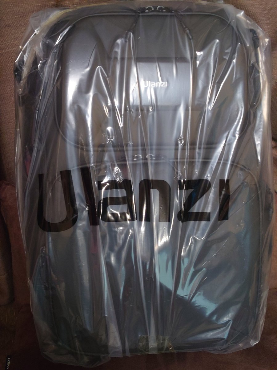 takunc54's tweet photo. UlanziカメラバックBP-10届きました！
さっそく機材を入れてみました。
容量は今まで使っていたのと同じくらいですが、ポケットがたくさんあってアクセサリーが入れやすくなりました。
個人的には外側ポケットに角形フィルターがピッタリ入るスペースがあるのが最高でした(写真4枚目)

#Ulanzi
#BP10 https://t.co/SwKHELels2