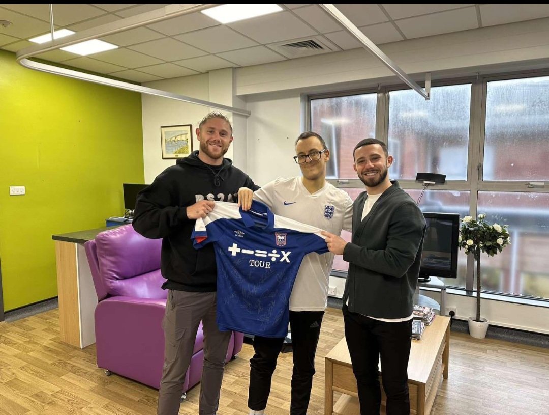 Ben sadly lost his fight with leukemia today, at the age of 22.
Such a cruel world we live in 😔 

If you are at the game tomorrow night, please join in with a minutes applause on the 22nd minute for Ben 👏 👏 👏 

Once  A Blue Always A Blue 💙 

Please share everyone 🙏 
#itfc