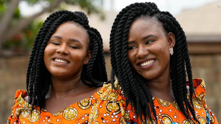 Brownspidey's tweet photo. Did you know that Nigeria has the highest number of twins in the world 

"Igbo Ora, a city in oyo, proudly wears the title of the 'Twin Capital of the World' with the highest rates of twinning globally. 🇳🇬👶👶 #Twins #BREAKING https://t.co/njzubEyq6U