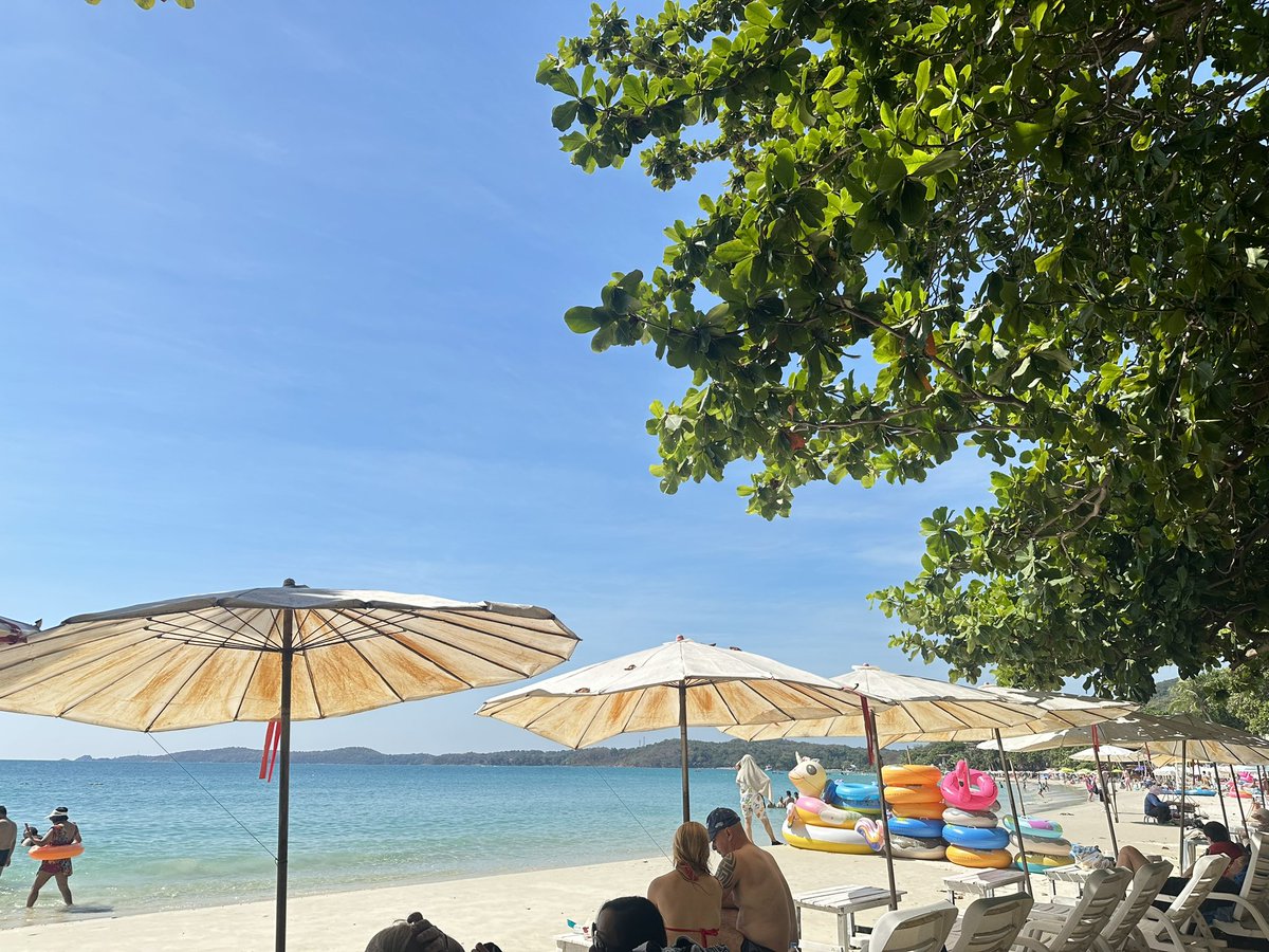 มาเที่ยวเสม็ด ไม่เสร็จได้ไง😅

#เกาะเสม็ด