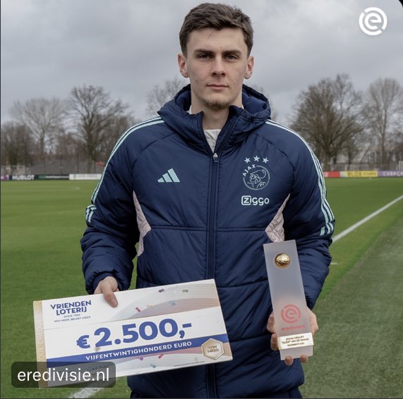 Arnhems_Finest's tweet photo. Op de foto met je transferwaarde https://t.co/5QAsAb5XyF