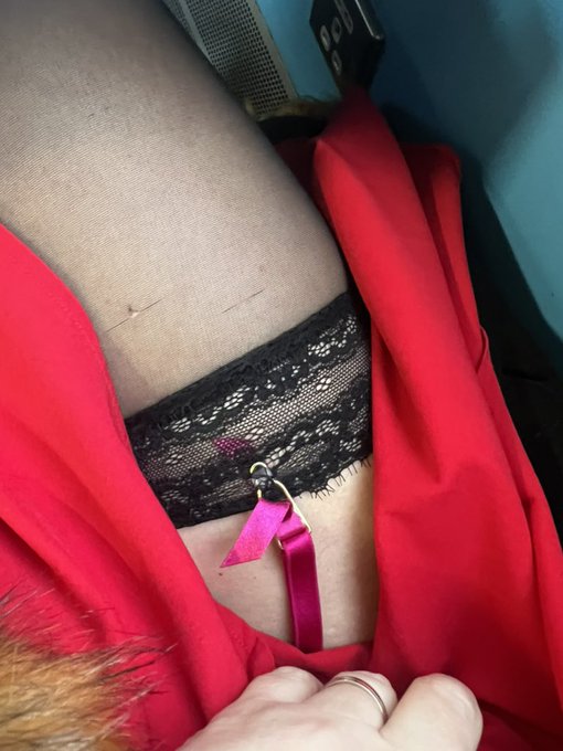 Morning! A quick train flash for thigh Thursday 😘 https://t.co/wKs26eiBD1<a href="/tag/30daysoflingerie"class="tags"><span>#30daysoflingerie</span></a>