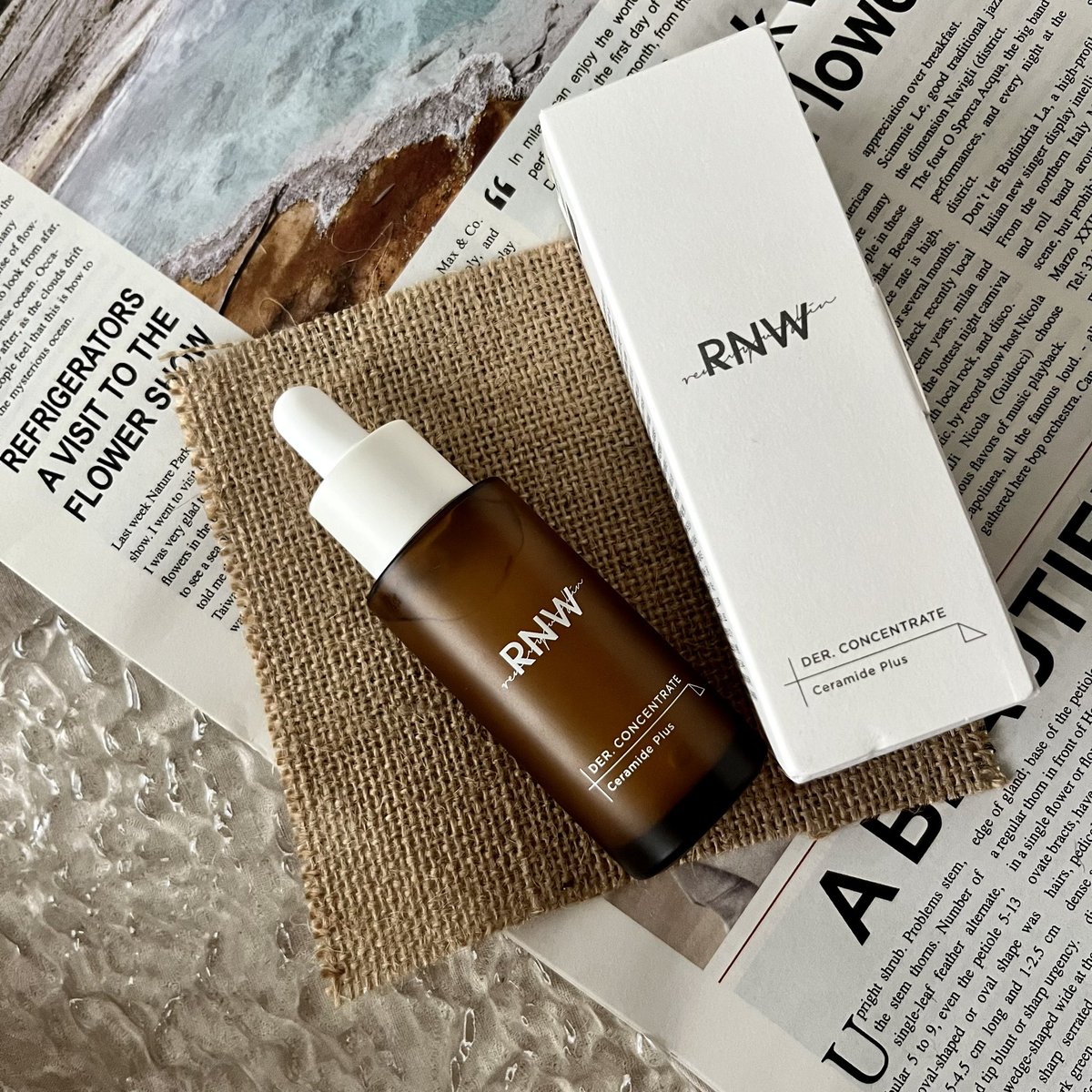izaireenn_'s tweet photo. For those yang nak repair skin barrier, try pakai serum yang ada ceramide. I dah try rnw ni punya serum and it turns out so good!

Cepat absorb, skin tak rasa irritate and rasa moist je. Before this i selalu nampak ramai hype toner rnw je, tak tahu pula serum dia pun best😭🫶🏻 https://t.co/Wzj8koagoG