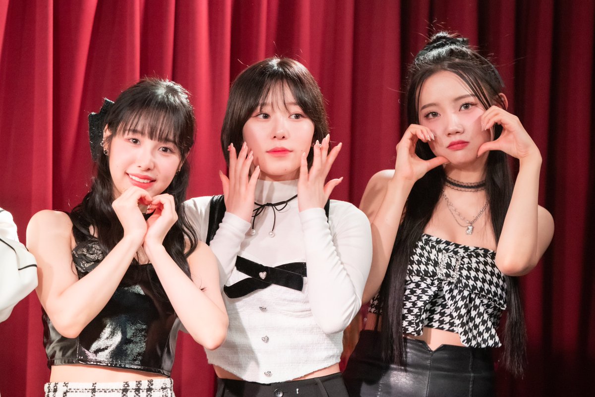 20231227

もう一度初日に戻りたい🤗

#핑크판타지 #PINKFANTASY #ピンクファンタジー  
#아랑 #Arang #アラン
#片衛美紅 #Miku #미쿠 #ミク
#松田桃花 #모모카 #Momoka #モモカ