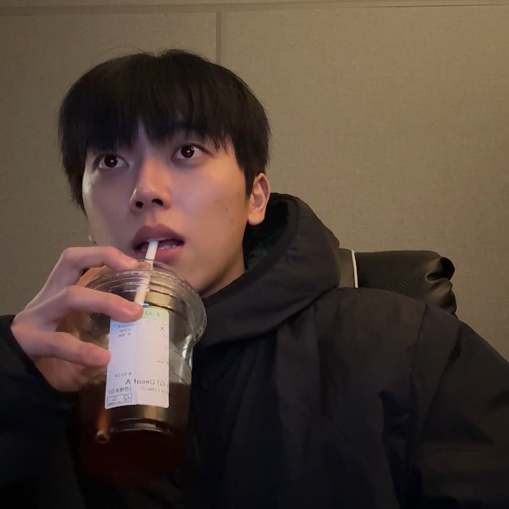 얼굴 개좋으심…