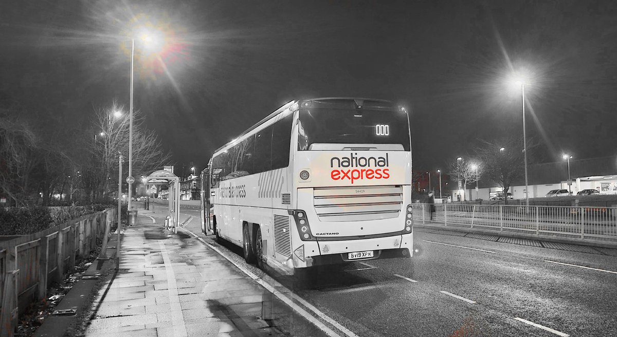 Yorkshire Traction 54409 in Manchester Road, Bradford last night heading dead to Stonegravels after the 1800 #134 from Birmingham. Just a quick stop for drinks before an on time finish in Chesterfield at 2310.