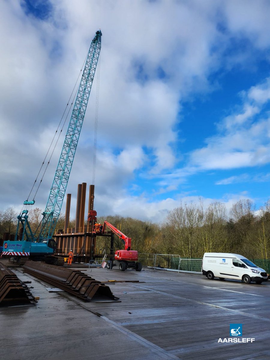 Next in our countdown, we're featuring Ellesmere Port. We applied conventional sheet piling techniques to install 70 linear meters of sheet piled wall along a deteriorated slope. The project involved designing and utilizing temporary frames to successfully complete the works 🦺