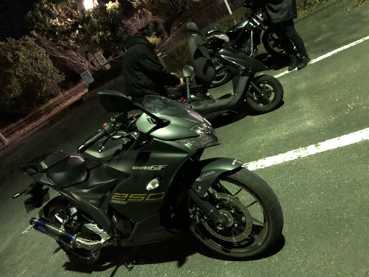 hiroto0320ss's tweet photo. 周りがバイク乗り出して楽しい(≧∇≦) https://t.co/T0iWoHlGPC