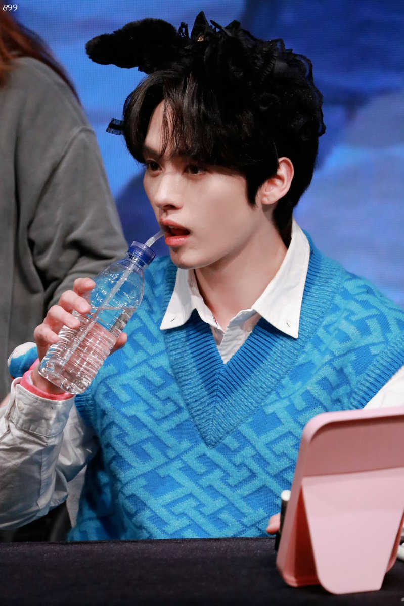Redemption899_'s tweet photo. 231125

#StrayKids 
#LeeKnow #리노 https://t.co/tUWxeflyTg