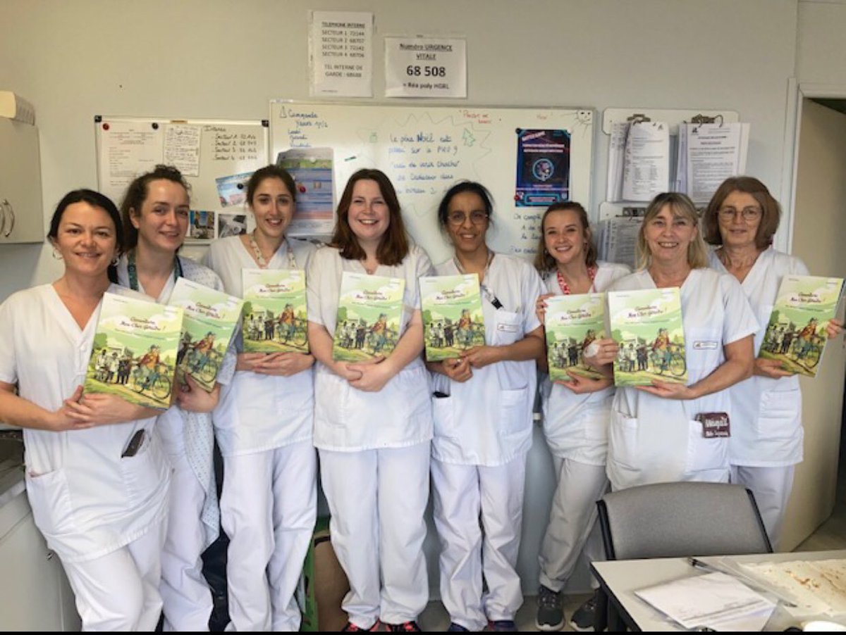 Geriatres Nantais (@geriatrenantais) on Twitter photo Le père noël est passé au <a href="/CHUnantes/">CHU de Nantes</a> et a distribué une BD des @JeunesGeriatres pour chaque soignant en #Geriatrie 🎄🎁
#Elementairemonchergeriatre
#HoHoHo Le père noël est passé au <a href="/CHUnantes/">CHU de Nantes</a> et a distribué une BD des @JeunesGeriatres pour chaque soignant en #Geriatrie 🎄🎁
#Elementairemonchergeriatre
#HoHoHo