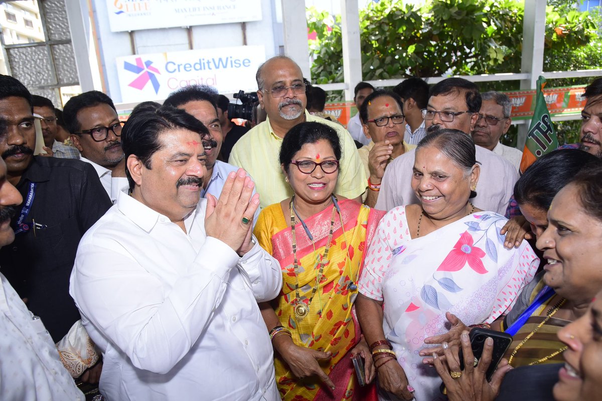 manoj_kotak's tweet image. New Year Gift to Central Railway &amp;amp; Ghatkopar...!!

Indian Railways is on a remarkable journey of modernization under the visionary leadership of Prime Minister Shri @narendramodi ji.

With our persistent efforts Work of FOB and East side Elevated deck &amp;amp; booking office at…