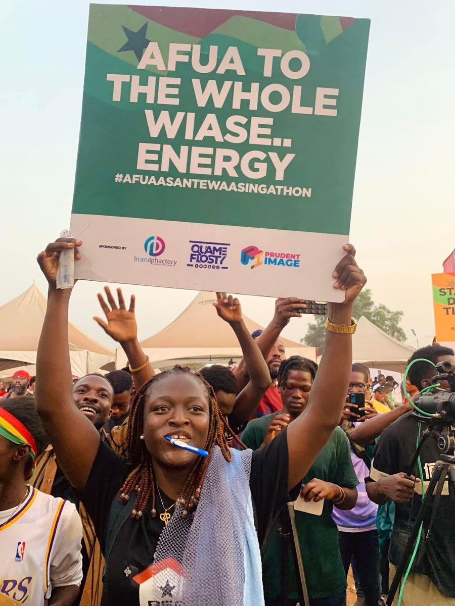OsuofficialTV's tweet photo. A picture wealth of 900 billion Ghana 🇬🇭 Cedis in 5yrs to come...

No Ghanaian 🇬🇭 will pass by without liking this picture.. 

#PulseEvents #afuaasantewaasingathon #TV3GH #GuinnessWorldRecord #GUBRF #ghana https://t.co/P7hcCzzwjk