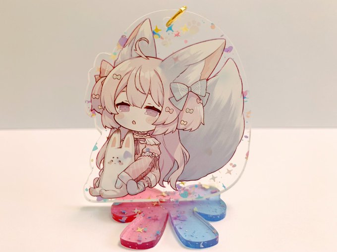 新刊セットに入る白狐ちゃんアクスタ届きました!🦊🤍
ポップパステルアクリルかわいいー!🌟
アクキーにもなります! 