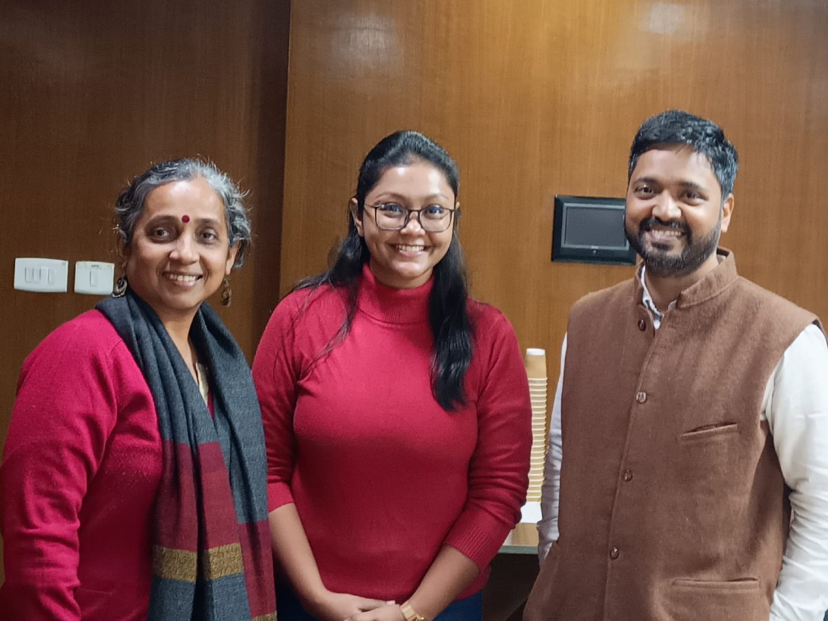 Congratulations Simanti on successfully defending your thesis! All the best for new explorations! It was great to have Prof. Asheesh Srivastava from IISER Bhopal as the examiner. Major part of her work also got published recently pubs.acs.org/doi/10.1021/ac…