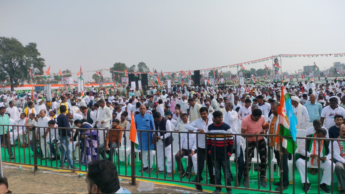 IYCGujarat's tweet photo. आज काँग्रेस के स्थापना दिवस पर 'हैं तैयार हम' महारैली हो रही है।

#HainTaiyaarHum https://t.co/0b2DZUoyBF