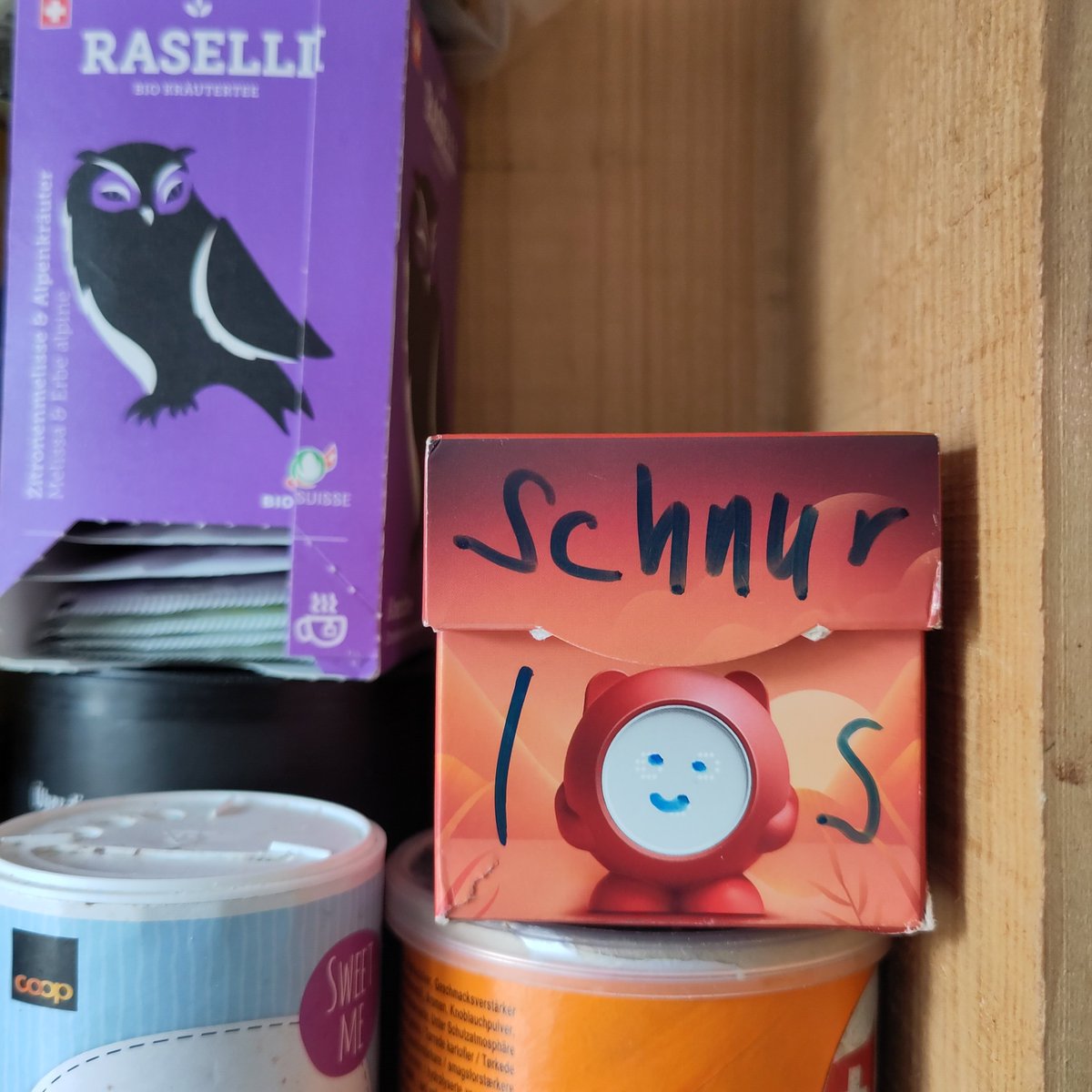 schreibgarten's tweet image. Die Frage ist natürlich heute: Wusstest du es schon 2017, dass das Digipigi mit samt der CS untergehen würde? #Unfrage #schnurlos #DebitSuisse @x #Metahumor ⛑️🎈🗼🔥🥂🏆