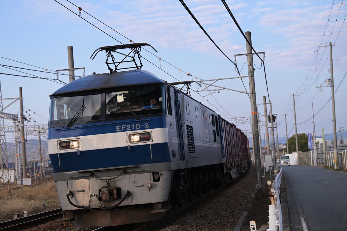 tmorit's tweet photo. 2023/12/28
吹A114仕業 1070レ
EF210-3
#鉄写真 #貨物列車 #EF210 #EF2103 https://t.co/AEzxFh4q0G