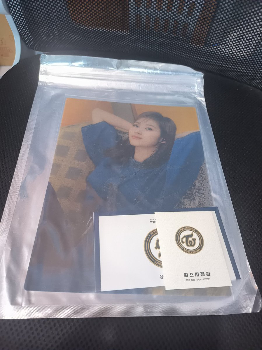 HaulOnce's tweet photo. WTS 

Twice 

1st pic
Sana University Kit - 1,000

2nd pic
Signal album with CD - 200

Taste of love album with CD - 200

3rd pic
Twice poster and coaster - 50 each

4th pic
Coaster - 50 each
Bookmarks/ mini poster - 100 each

Gcash / Metrobank

Shopee checkout

Laguna 📍 https://t.co/Unl9P9yuMA