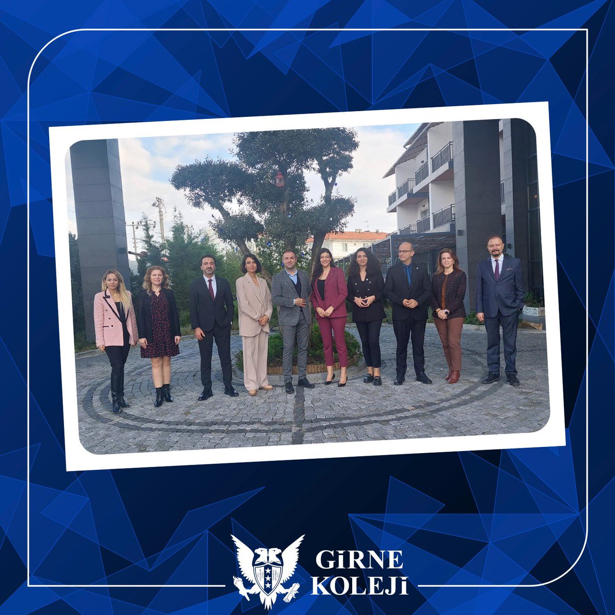 GirneEdremit's tweet photo. Eğitim Koordinatörlerimiz Edremit Kampüsümüzü ziyaret ederek kurucumuz ve yöneticilerimizle bir araya geldiler. Ziyarette öğrencilerimize sunmuş olduğumuz Franklin School Amerika Diploması hakkında Burlingten Türkiye Genel Müdürü tarafından detaylı bir de sunum gerçekleştirildi. https://t.co/uUJlFwxpff