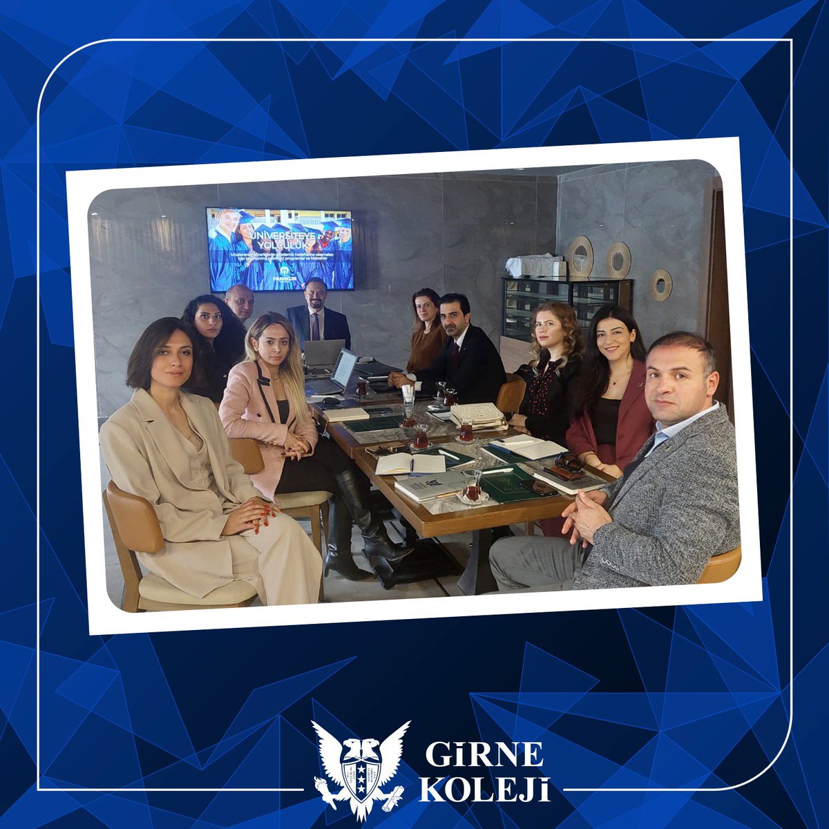 GirneEdremit's tweet photo. Eğitim Koordinatörlerimiz Edremit Kampüsümüzü ziyaret ederek kurucumuz ve yöneticilerimizle bir araya geldiler. Ziyarette öğrencilerimize sunmuş olduğumuz Franklin School Amerika Diploması hakkında Burlingten Türkiye Genel Müdürü tarafından detaylı bir de sunum gerçekleştirildi. https://t.co/uUJlFwxpff