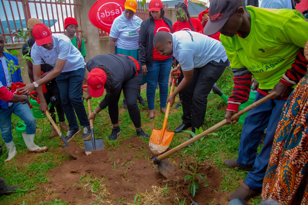 greeningaf's tweet photo. Supporting businesses committed to #sustainability! 
Who has been your favorite #eco-conscious brand this year?
 Let's share and spread the green love!
#GreeningAfrica #SustainabilityWins #ClimateAction #UniteForAction https://t.co/g68jYhIYif