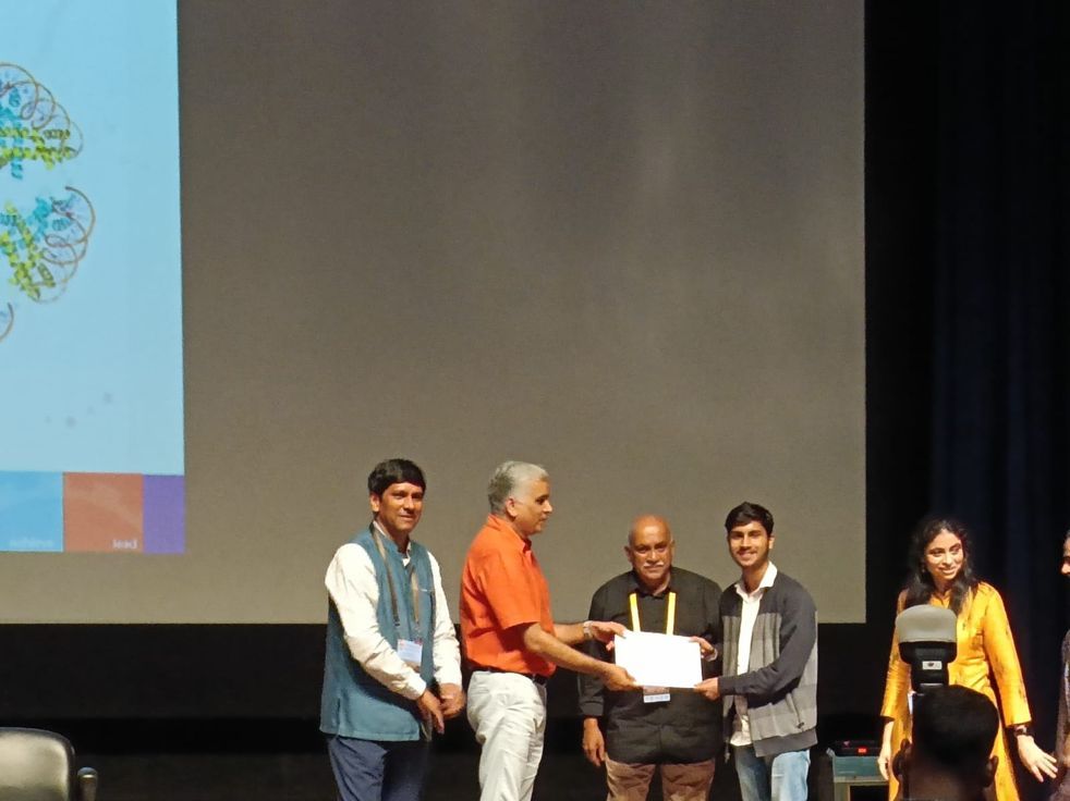 IISER_BERHAMPUR's tweet photo. Congratulations to Mr. Ritwik, a third-year BS-MS student and research trainee supervised by Dr. Bhavana Tiwari DBS, IISER Berhampur, for receiving the Best Poster award at the 92nd Annual Meet of the Society of Biological Chemists 18th-20th Dec 2023, held at BITS PILANI Goa. https://t.co/5f26GOrt3h