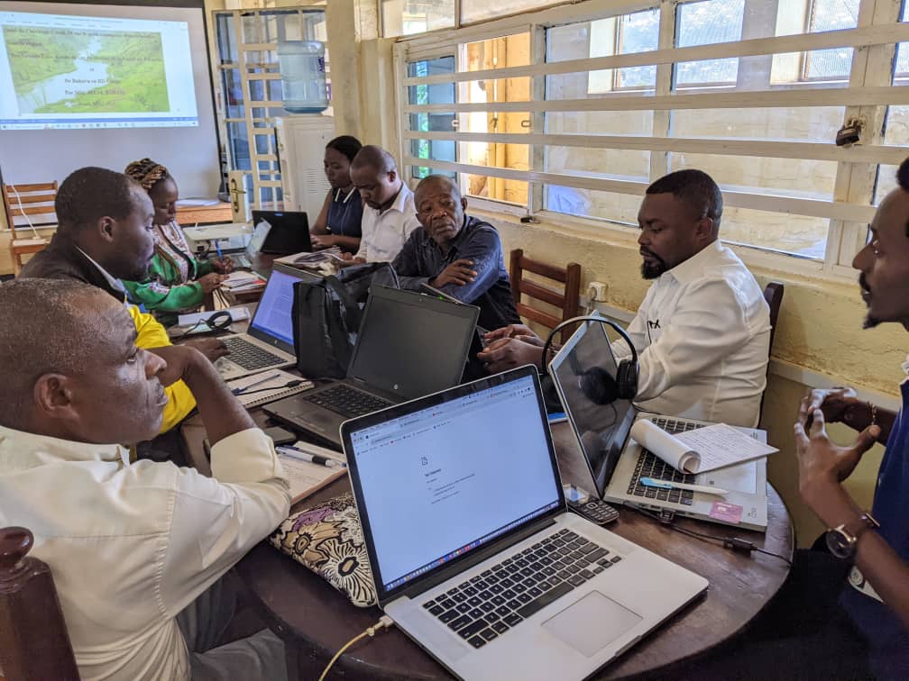 Un atelier de réflexion sur le Quid de l’héritage Covid-19 sur le petit commerce transfrontalier dans la région des Grands Lacs : Étude de cas du district de la Ruzizi au Rwanda et de Bukavu en RD Congo, au bureau du <a href="/gecshisp/">Gec-sh</a>  animé par <a href="/IRENEBAHATI8/">IRENE BAHATI</a>  ce jeudi 28/12 /2023