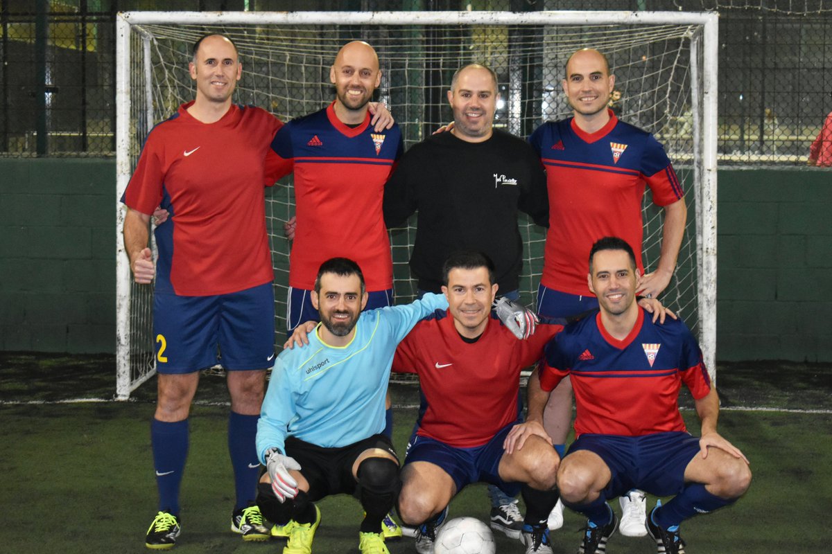 Gavasella's tweet photo. Punto y final a una racha de imbatibilidad de 4 años en un partido de juego lamentable pero rico en salud, ni una lesión.

Gavasella 4 (Balbiola, @p_closa, @ilynhenke)
Amigos de @willyclosa 10

Galeria completa de imágenes:

https://t.co/pfagb19ByO https://t.co/DRFteqaMvs