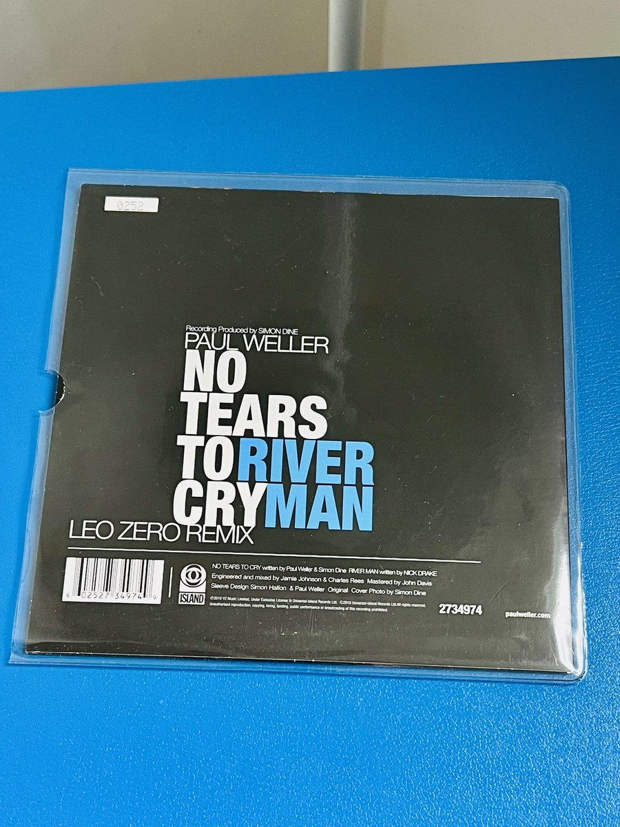 AGC_LONDON's tweet photo. #NowPlaying at the Art Gallery #PaulWeller #NoTearsToCry #LeoZeroRemix #Dansette #Vinyl 

https://t.co/KJFSiX1RWF

What are you listening to right now? https://t.co/e0zxPdnl5Q