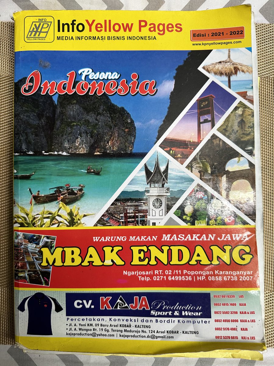 Widino's tweet photo. Min, kok contact Rosalia Indah gada di yellow pages si? Toko keramik aja ada lho. https://t.co/iQokxOx4yw
