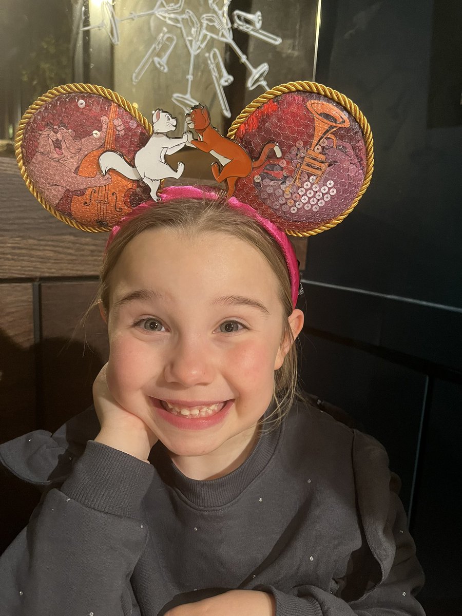 Goosecinder's tweet photo. #DisneyOnIce https://t.co/Jugva9LAY0