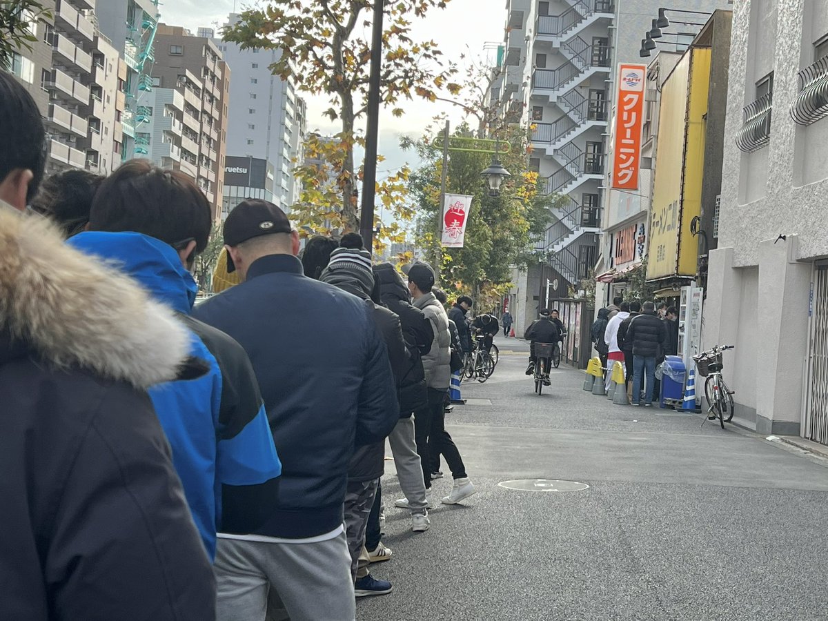 ラーメン二郎、年末恒例の大行列ができる : くくんのまとめ