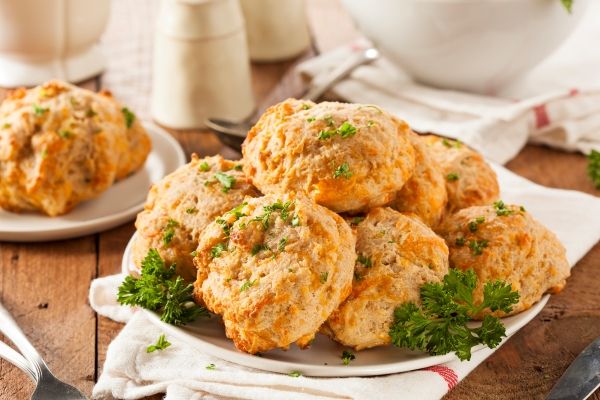 TheCookingGuru's tweet photo. Air fry your own homemade biscuits with this easy recipe! They turn out crispy on the outside and fluffy on the inside. Perfect for a quick and delicious breakfast. #airfryer #homemadebiscuits
https://t.co/GmofcEMquF https://t.co/tnisQ5pvN9