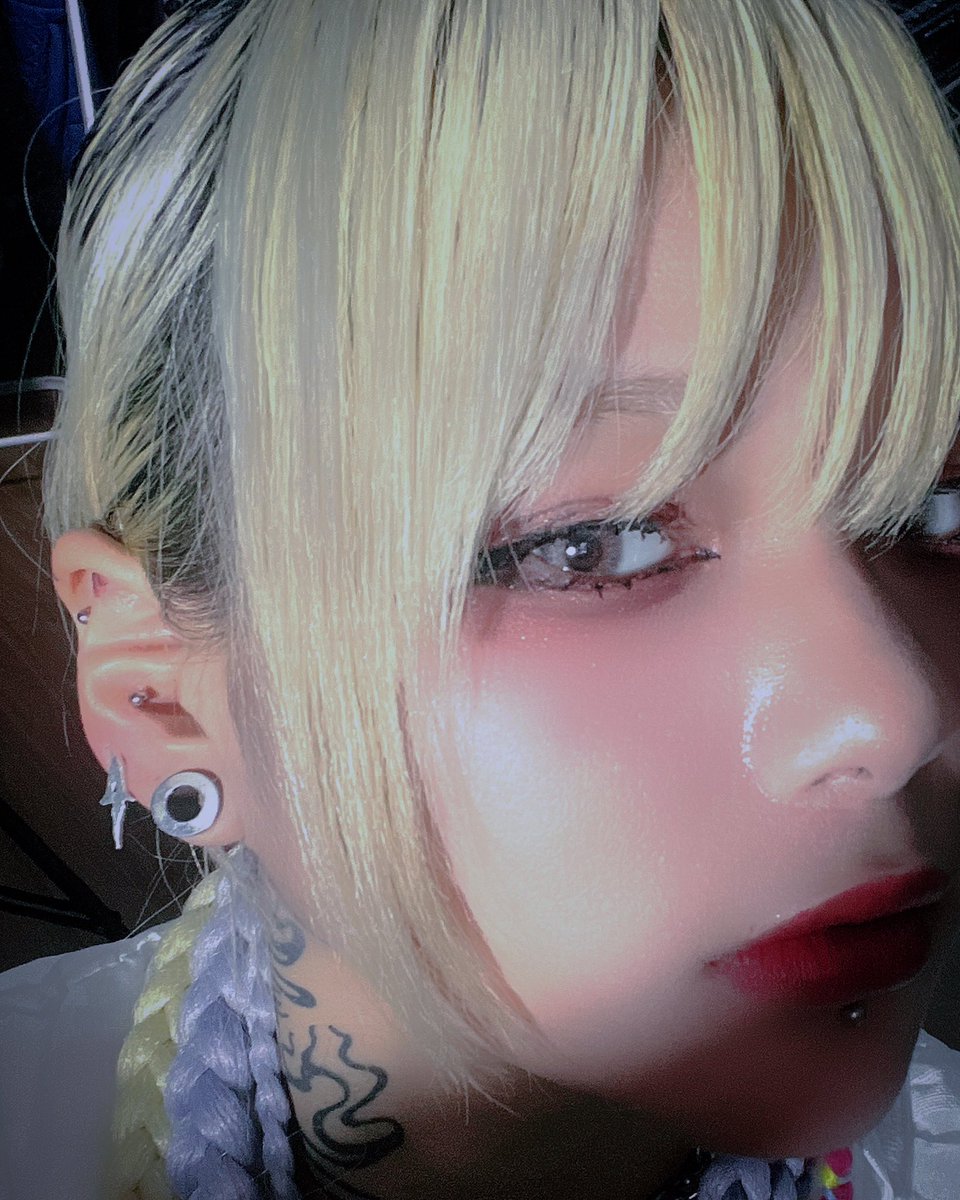 0311asaki's tweet photo. 4pierce？？？？ https://t.co/yuw9GNSW2q