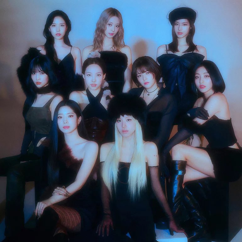 kchartsmaster's tweet photo. TWICE is set to become the first K-pop girlgroup in history to hold a concert at Nissan Stadium, biggest stadium in Japan. https://t.co/CFeSz0jQ8P