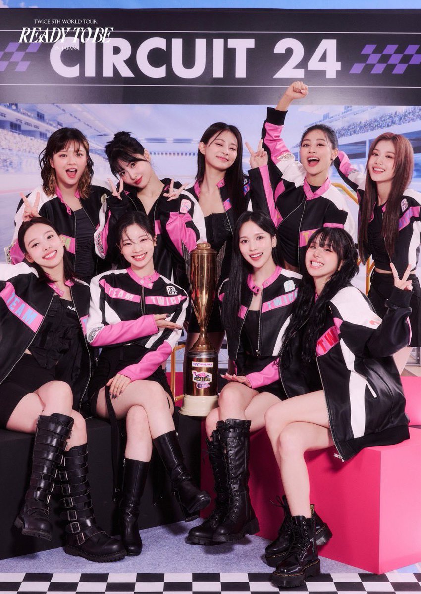 __okayusan__'s tweet photo. 追加公演めちゃめちゃ暑そうやからそこだけ気をつけて楽しみたい🙌🏻
ひとまずおつかれさまでした！！！
 #READYTOBE  #TWICE https://t.co/hXxWcyArK0